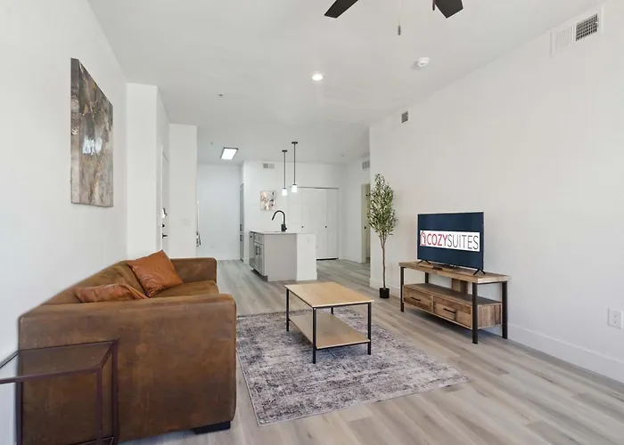 Apartment Cozysuites In Westgate With Pool 03 Glendale
