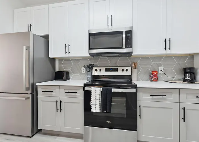 Cozysuites In Westgate With Pool 03 Apartment Glendale
