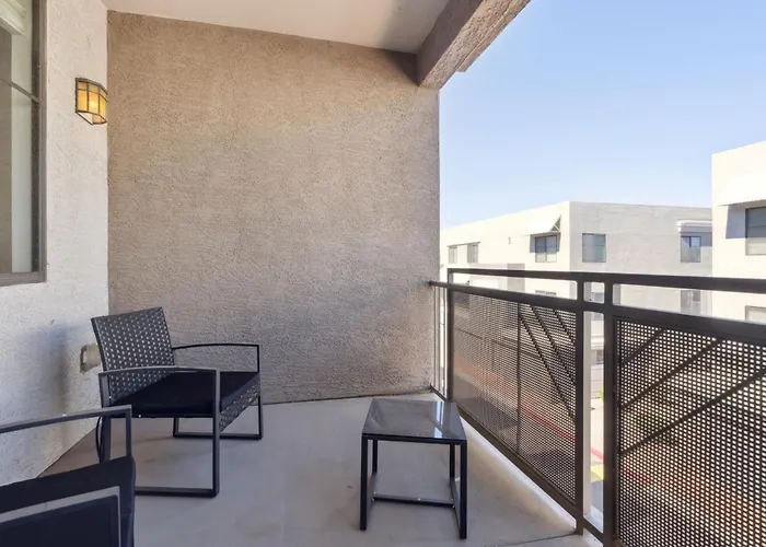 Cozysuites In Westgate With Pool 03 Apartment Glendale